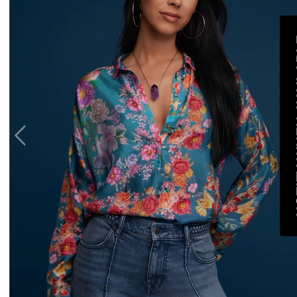 Johnny Was Neutra Mara 100% Silk Floral blouse Spread Collar Button Front